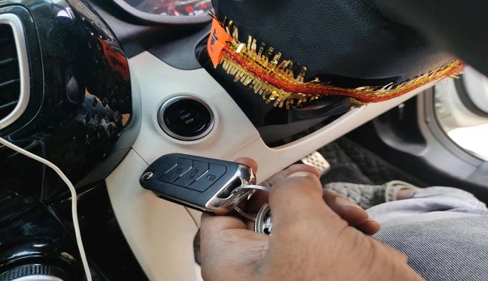 2024 Mahindra XUV 3XO AX7L 1.2 Petrol AT, Petrol, Automatic, 20,232 km, interior