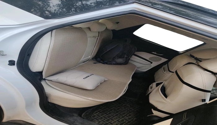 2024 Mahindra XUV 3XO AX7L 1.2 Petrol AT, Petrol, Automatic, 20,232 km, interior