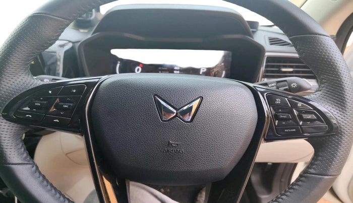 2024 Mahindra XUV 3XO AX7L 1.2 Petrol AT, Petrol, Automatic, 20,232 km, interior