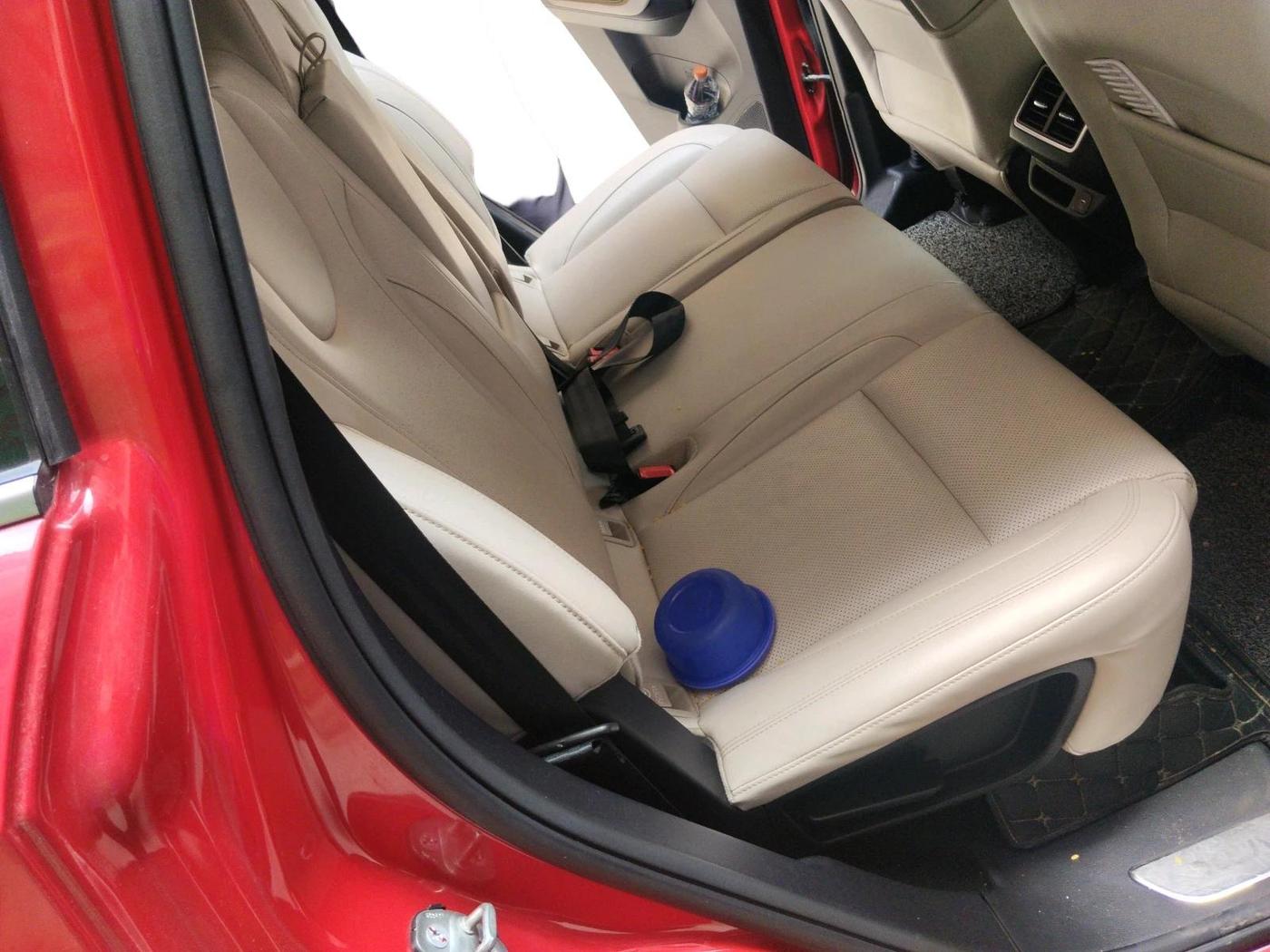 2022 Mahindra XUV700 AX 7 D AT 7 STR, Diesel, Automatic, 91,108 km, interior