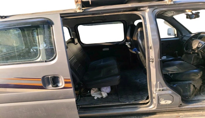 2022 Maruti Eeco 5 STR AC (O), Petrol, Manual, 92,289 km, interior