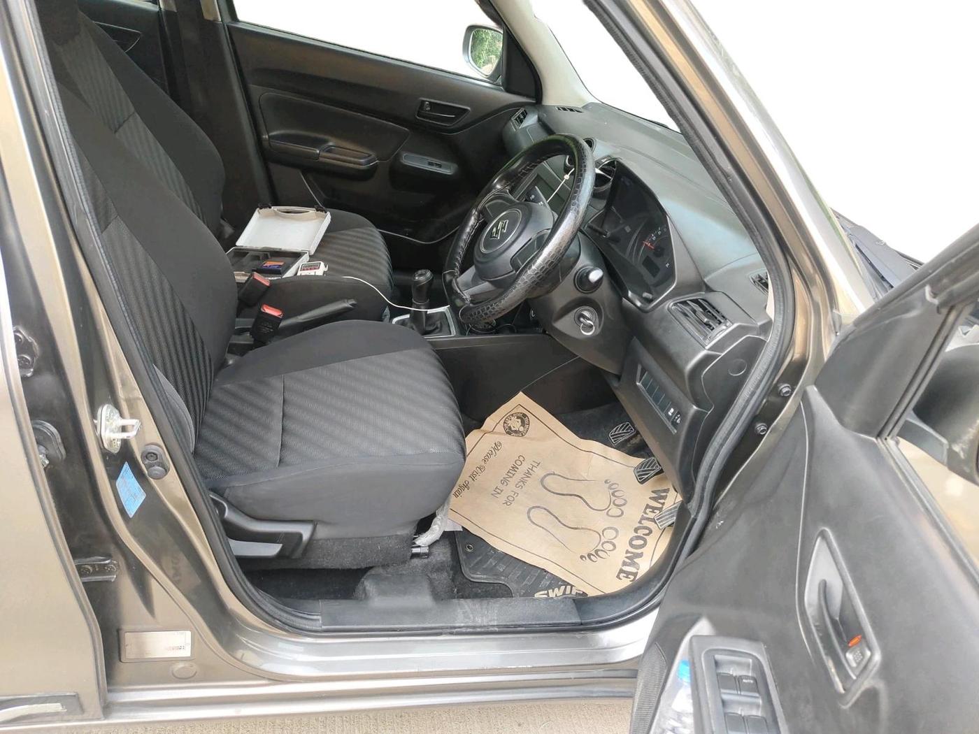 2023 Maruti Swift LXI, Petrol, Manual, 42,126 km, interior