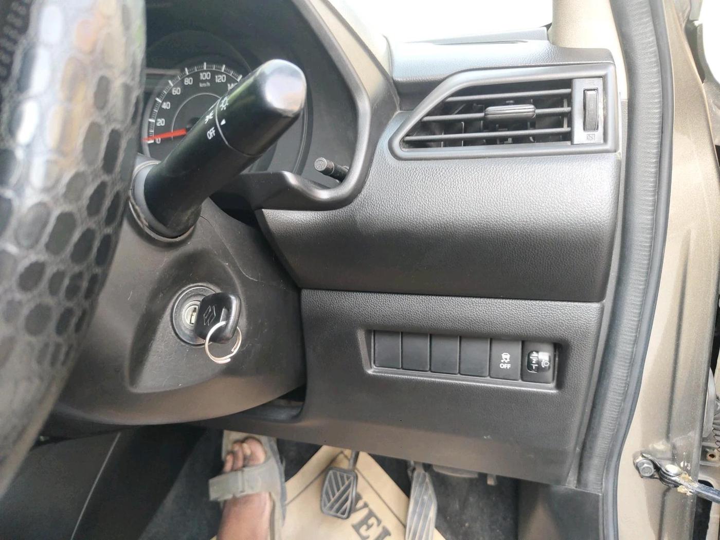 2023 Maruti Swift LXI, Petrol, Manual, 42,126 km, interior
