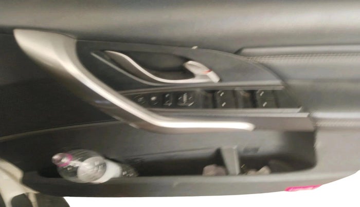 2019 Mahindra XUV500 W11, Diesel, Manual, 98,918 km, interior