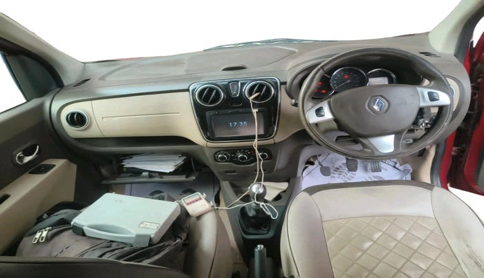 2017 Renault Lodgy 110 PS RXZ STEPWAY 7 STR, Diesel, Manual, 1,81,297 km, interior