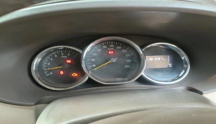 2017 Renault Lodgy 110 PS RXZ STEPWAY 7 STR, Diesel, Manual, 1,81,297 km, interior