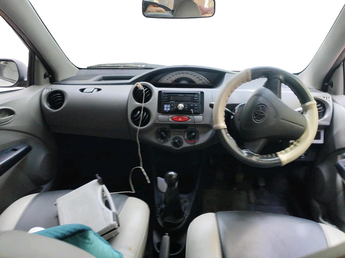 2011 Toyota Etios G, Petrol, Manual, 88,710 km, interior