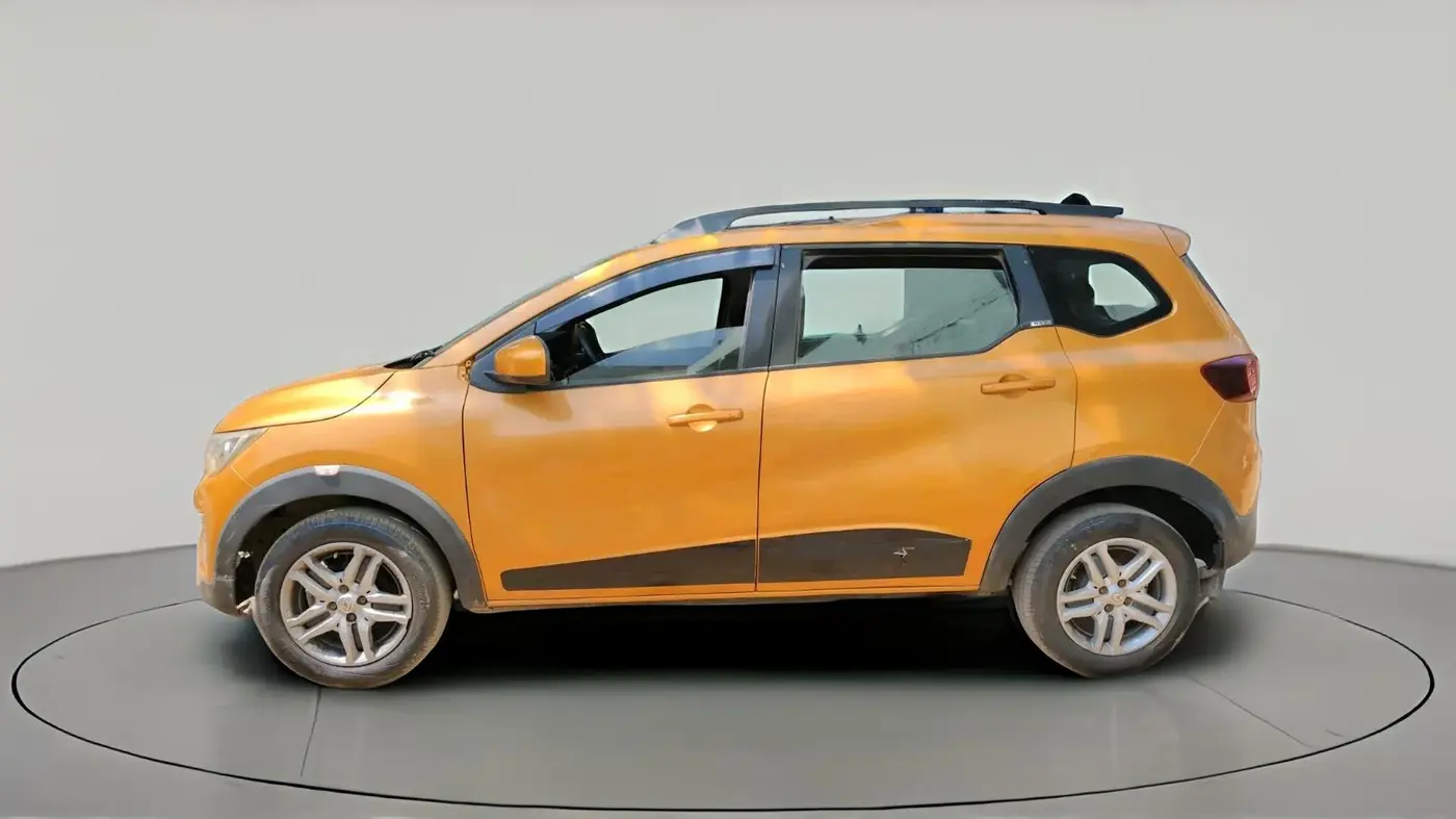 2021 Renault TRIBER RXZ, Petrol, Manual, 97,998 km, exterior