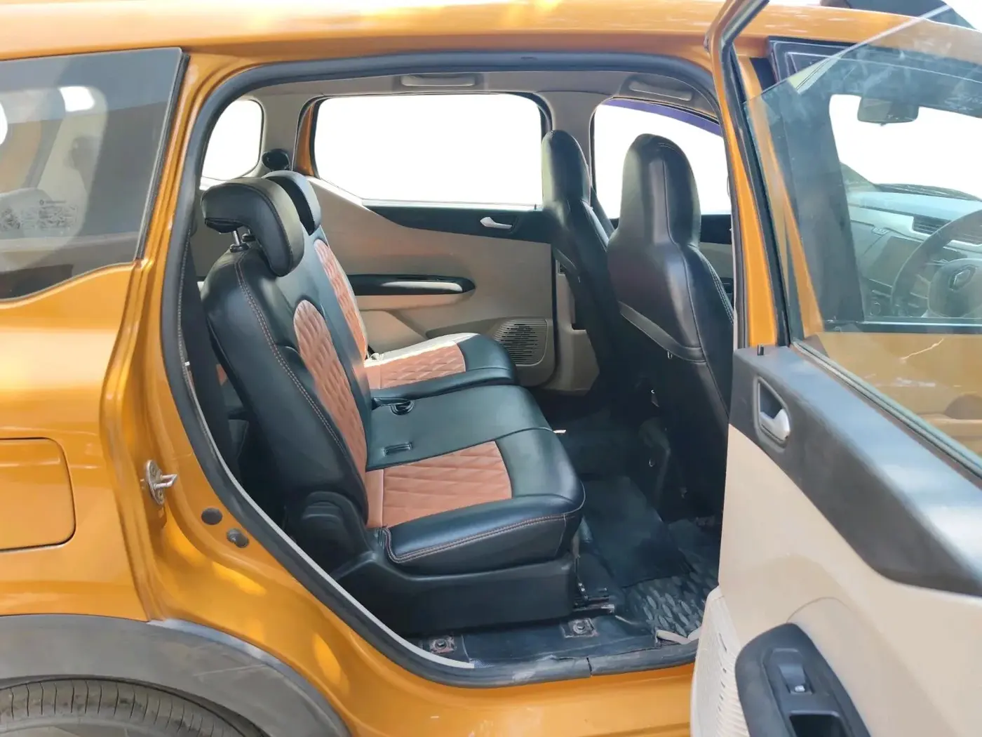 2021 Renault TRIBER RXZ, Petrol, Manual, 97,998 km, interior