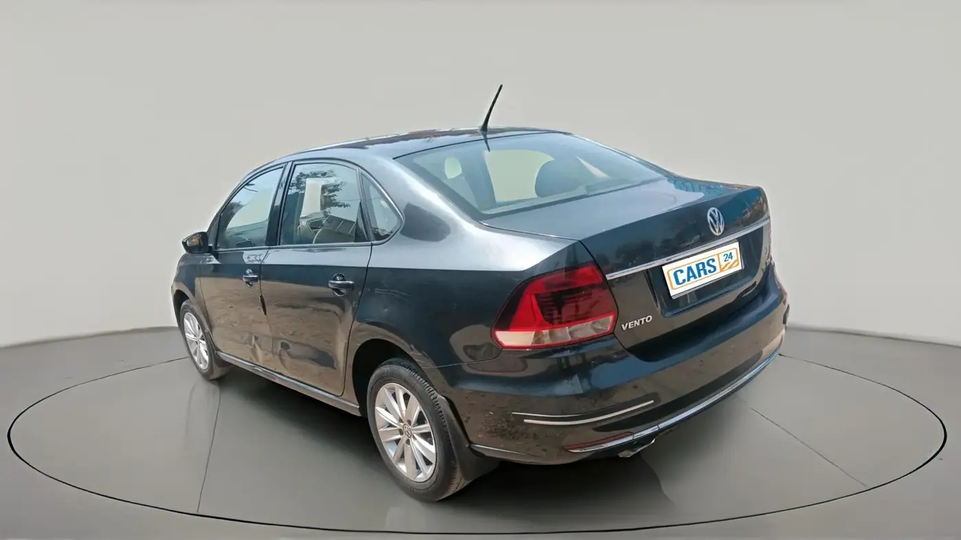 2016 Volkswagen Vento HIGHLINE 1.5 AT, Diesel, Automatic, 1,30,834 km, exterior