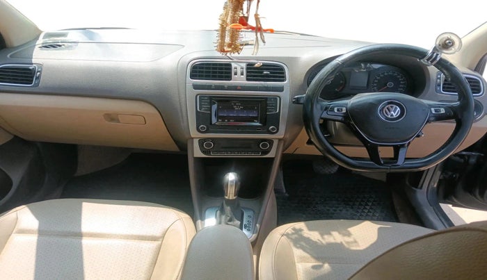 2016 Volkswagen Vento HIGHLINE 1.5 AT, Diesel, Automatic, 1,30,834 km, interior