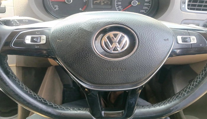 2016 Volkswagen Vento HIGHLINE 1.5 AT, Diesel, Automatic, 1,30,834 km, interior