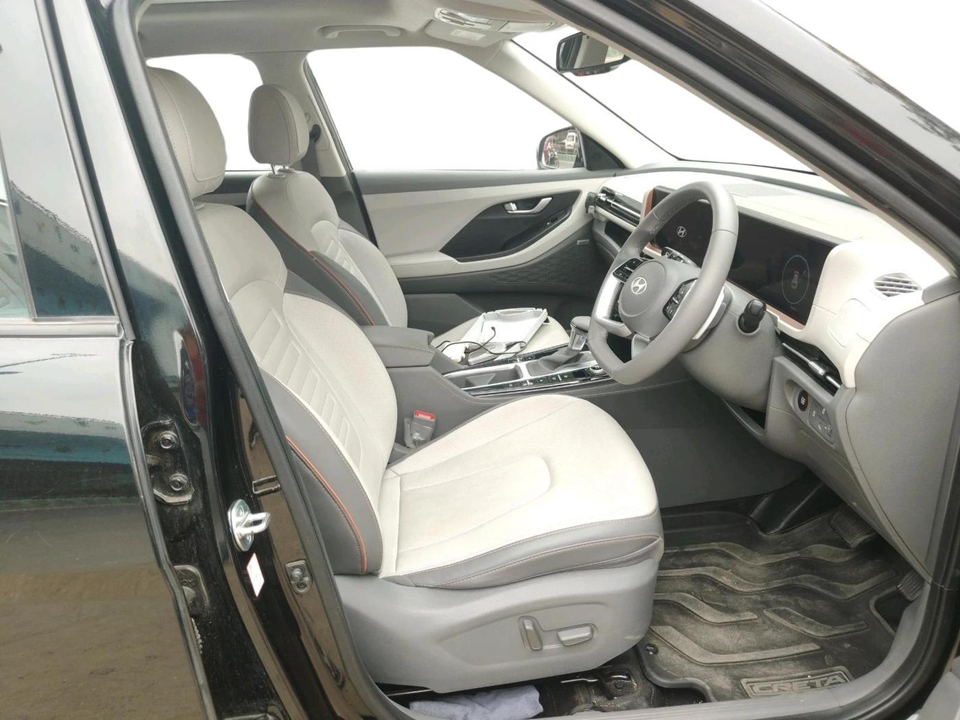 2025 Hyundai Creta SX (O) 1.5 TURBO DCT, Petrol, Automatic, 16,354 km, interior