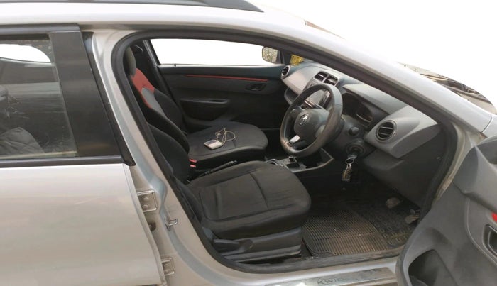 2016 Renault Kwid RXT 1.0 AMT, Petrol, Automatic, 1,01,501 km, interior