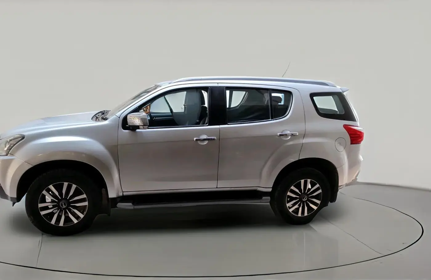 2018 ISUZU MU-X 4x2 AT, Diesel, Automatic, 2,78,837 km, exterior