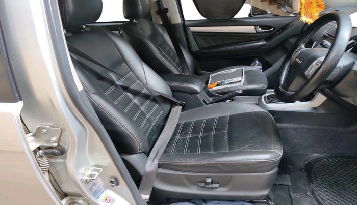 2018 ISUZU MU-X 4x2 AT, Diesel, Automatic, 2,78,837 km, interior
