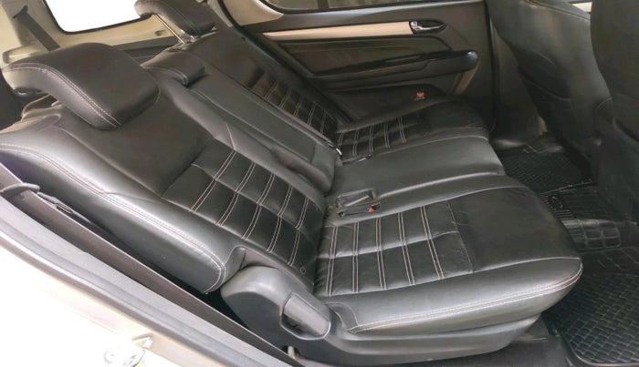 2018 ISUZU MU-X 4x2 AT, Diesel, Automatic, 2,78,837 km, interior