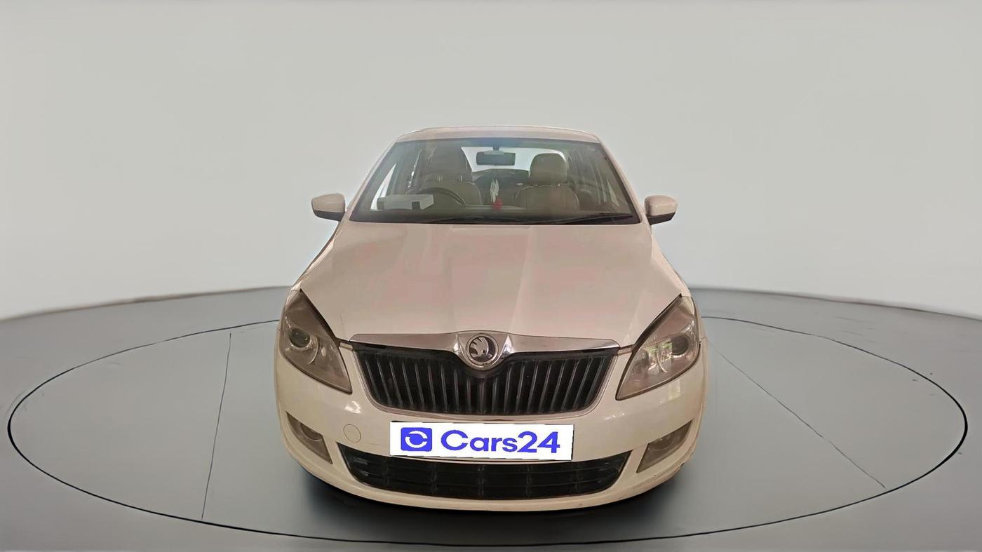 2013 Skoda Rapid ELEGANCE 1.6 TDI CR MT, Diesel, Manual, 1,93,017 km, exterior