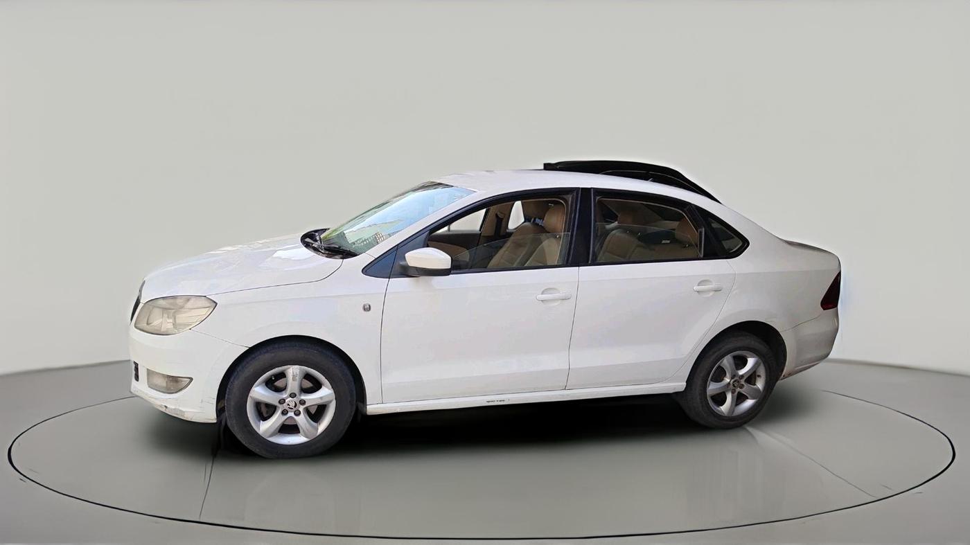 2013 Skoda Rapid ELEGANCE 1.6 TDI CR MT, Diesel, Manual, 1,93,017 km, exterior