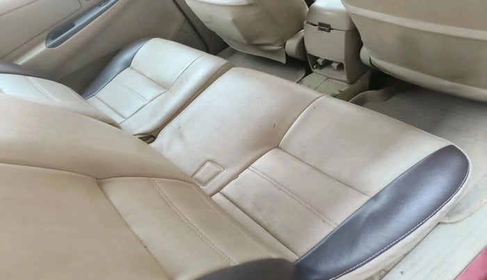 2008 Toyota Innova G4 2.5 8 STR, Diesel, Manual, 1,80,621 km, interior