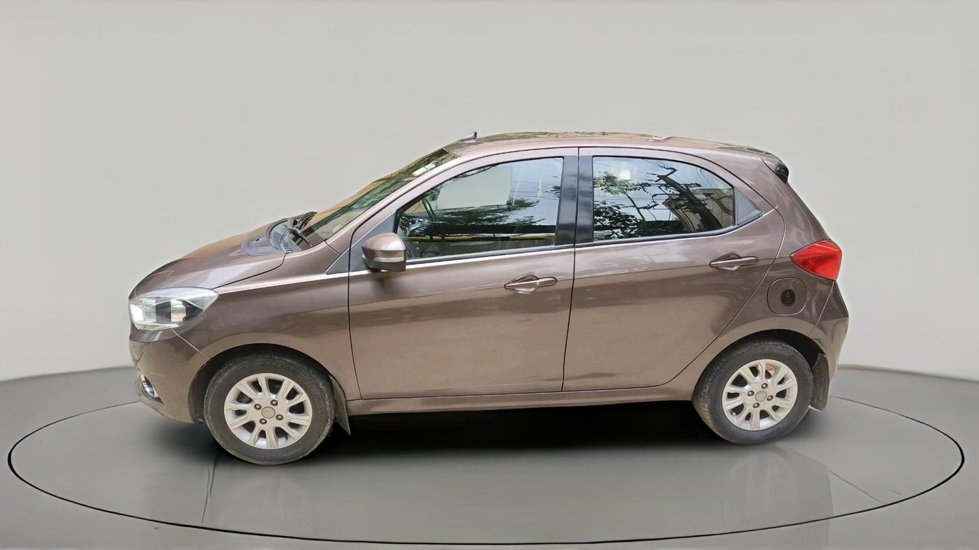 2017 Tata Tiago XZA PETROL, Petrol, Automatic, 67,700 km, exterior