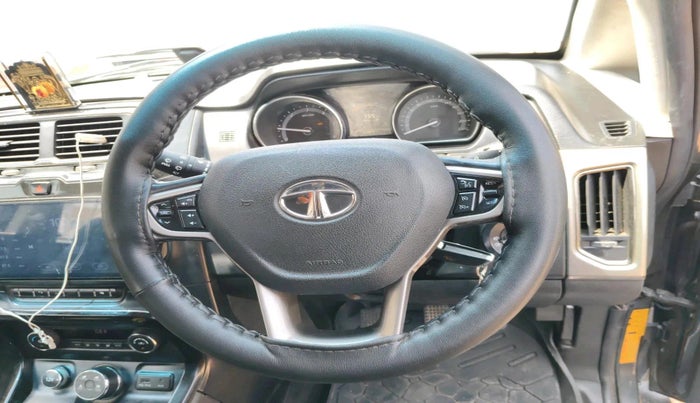 2017 Tata Hexa XT 4X2 6 STR, Diesel, Manual, 1,16,572 km, interior