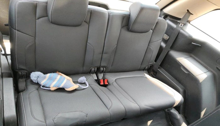 2017 Tata Hexa XT 4X2 6 STR, Diesel, Manual, 1,16,572 km, interior