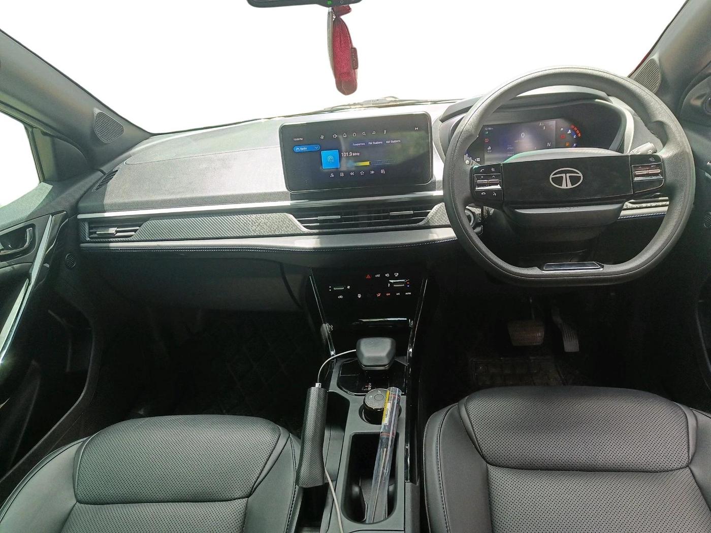 2024 Tata NEXON Creative Plus 1.2 Revotron 6MT Dark Edition, Petrol, Manual, 34,687 km, interior