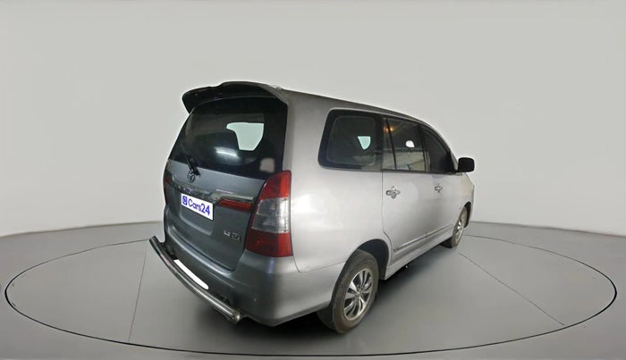 2015 Toyota Innova 2.5 VX 7 STR, Diesel, Manual, 1,92,645 km, exterior