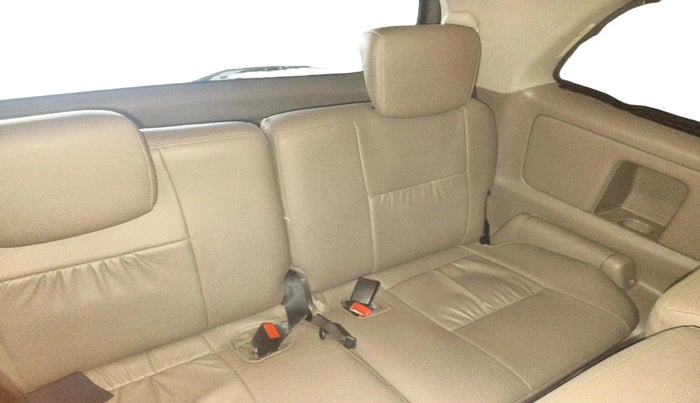 2015 Toyota Innova 2.5 VX 7 STR, Diesel, Manual, 1,92,645 km, interior