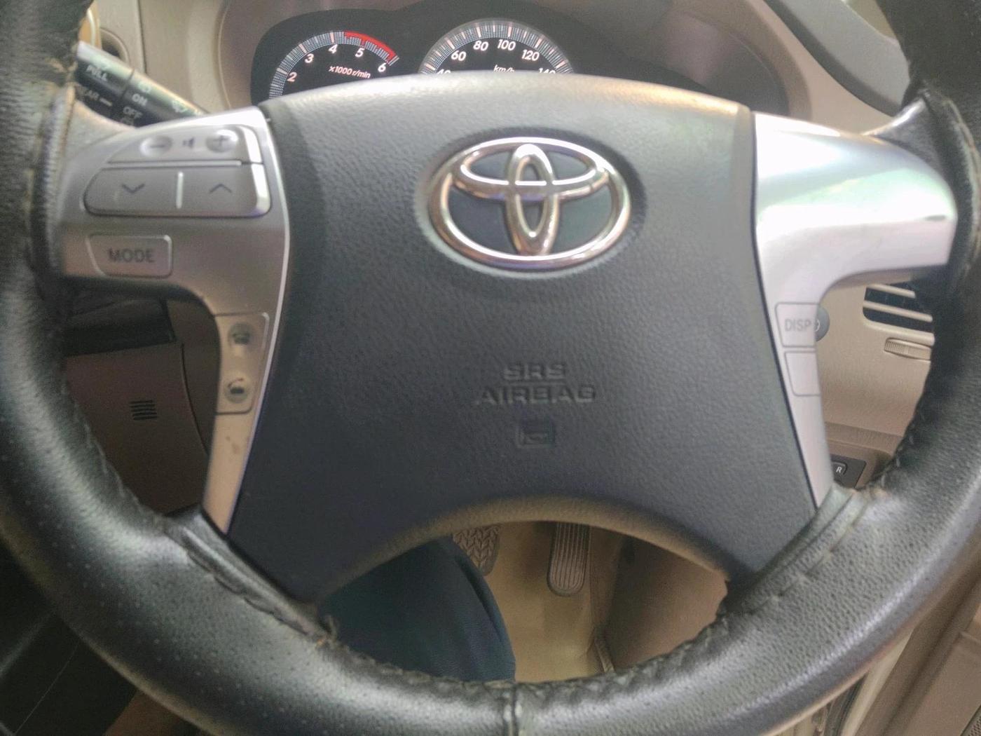 2015 Toyota Innova 2.5 VX 8 STR, Diesel, Manual, 72,401 km, interior