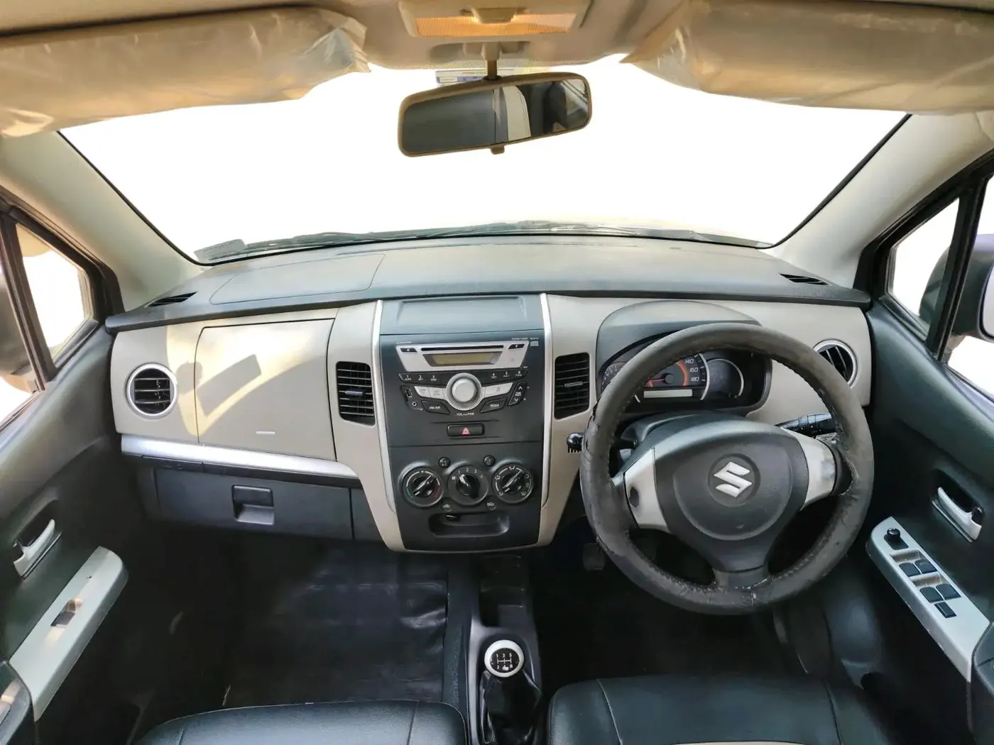 2014 Maruti Wagon R 1.0 VXI, Petrol, Manual, 80,017 km, interior
