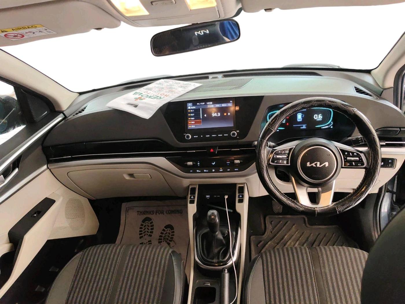 2022 KIA CARENS PRESTIGE PLUS 1.4 PETROL 7 STR, Petrol, Manual, 61,046 km, interior