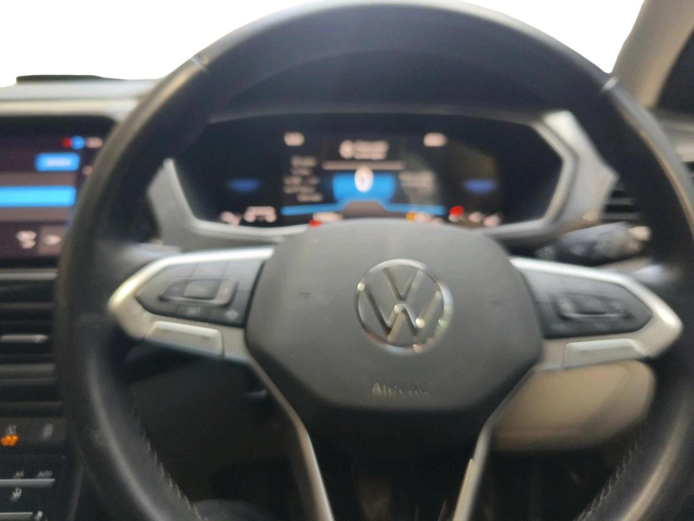 2024 Volkswagen TAIGUN TOPLINE 1.0 TSI MT, Petrol, Manual, 17,858 km, interior