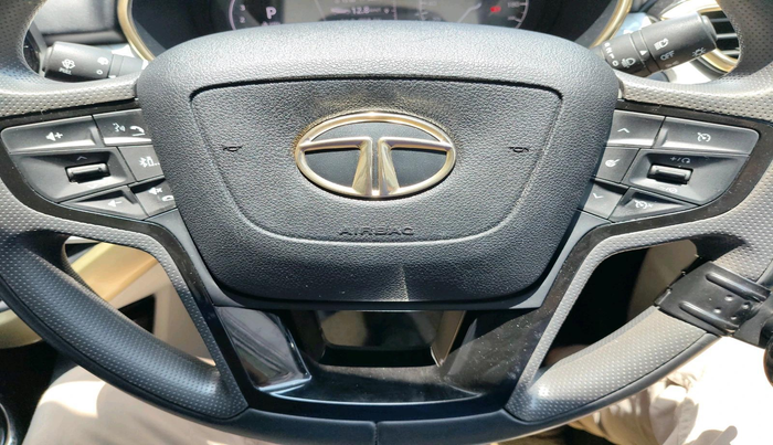 2022 Tata Safari XZA PLUS GOLD 6 S, Diesel, Automatic, 33,998 km, interior