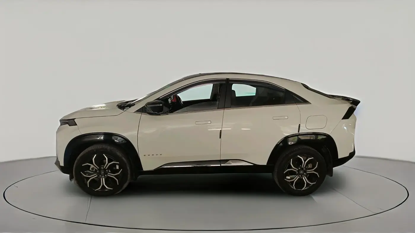 2025 Tata Curvv Accomplished Plus A 1.5 Diesel 7DCA, Diesel, Automatic, 16,558 km, exterior