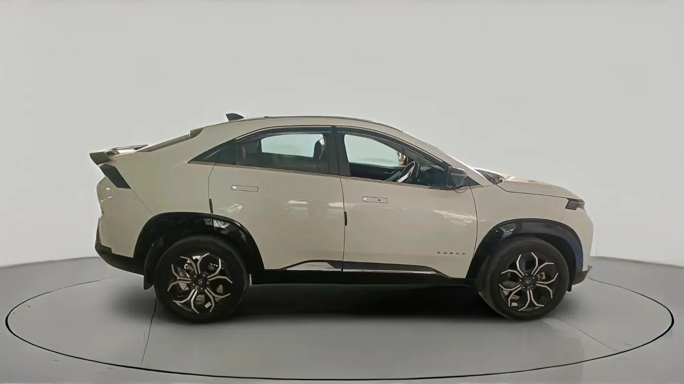 2025 Tata Curvv Accomplished Plus A 1.5 Diesel 7DCA, Diesel, Automatic, 16,558 km, exterior