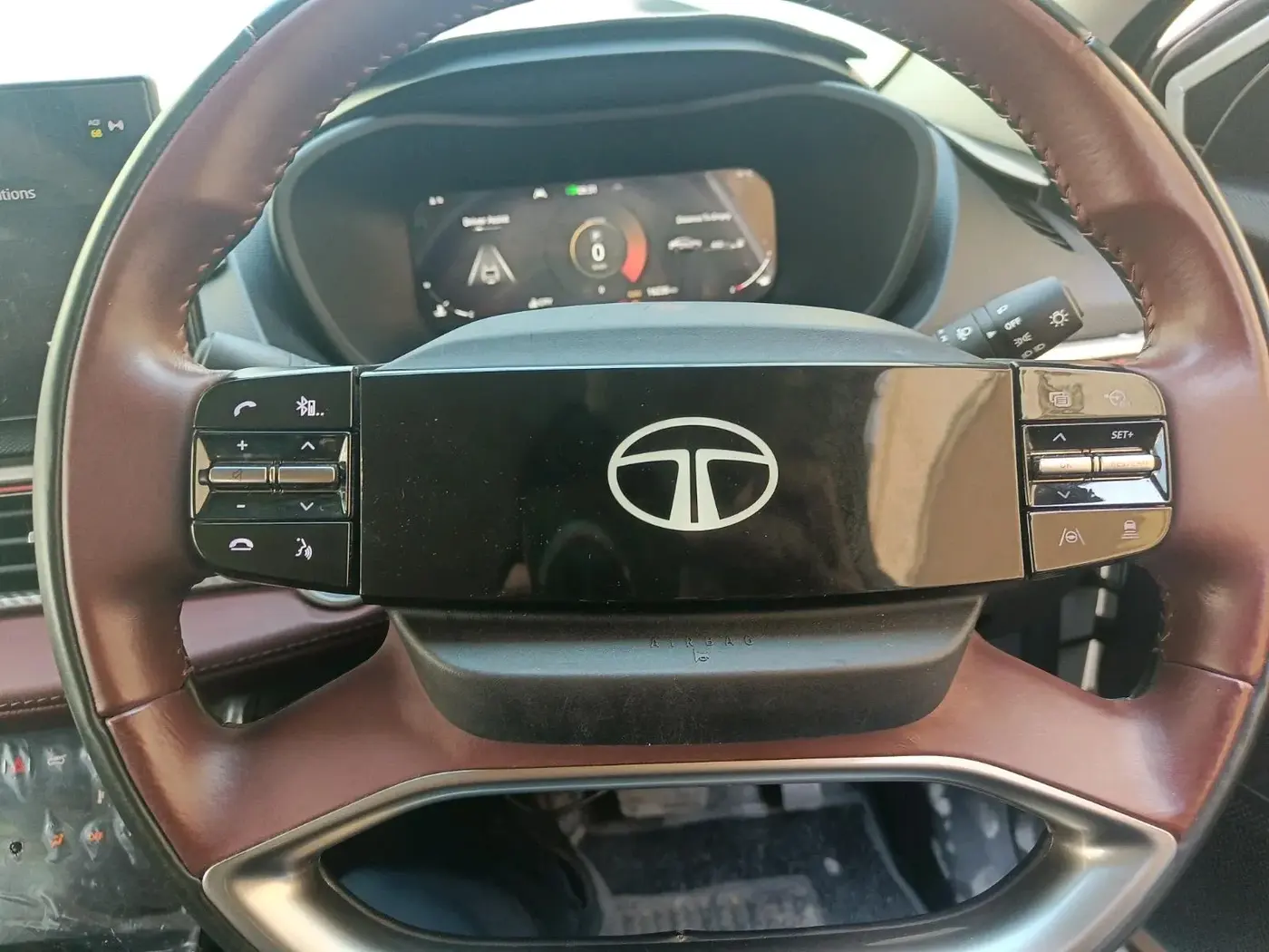 2025 Tata Curvv Accomplished Plus A 1.5 Diesel 7DCA, Diesel, Automatic, 16,558 km, interior