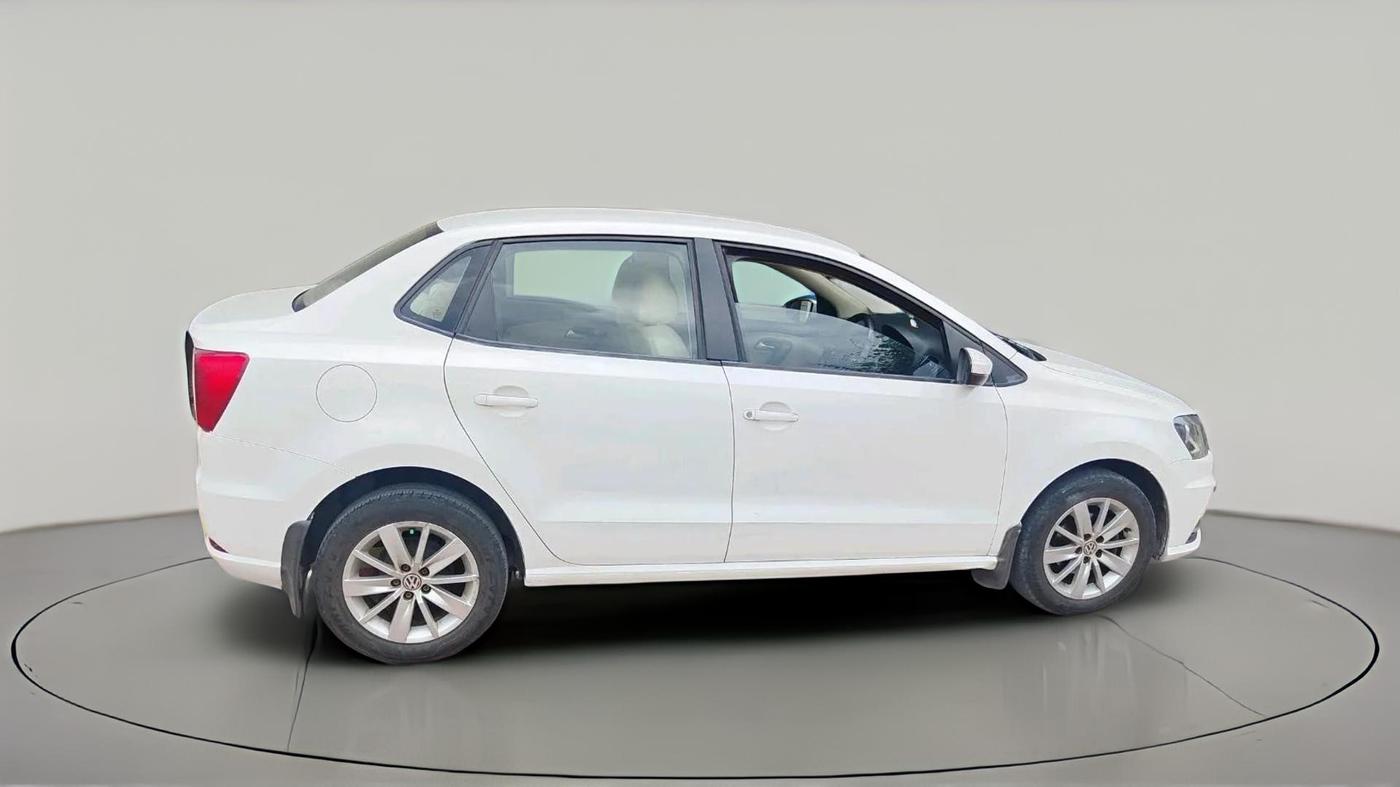 2017 Volkswagen Ameo HIGHLINE PLUS 1.5L AT 16 ALLOY, Diesel, Automatic, 79,116 km, exterior