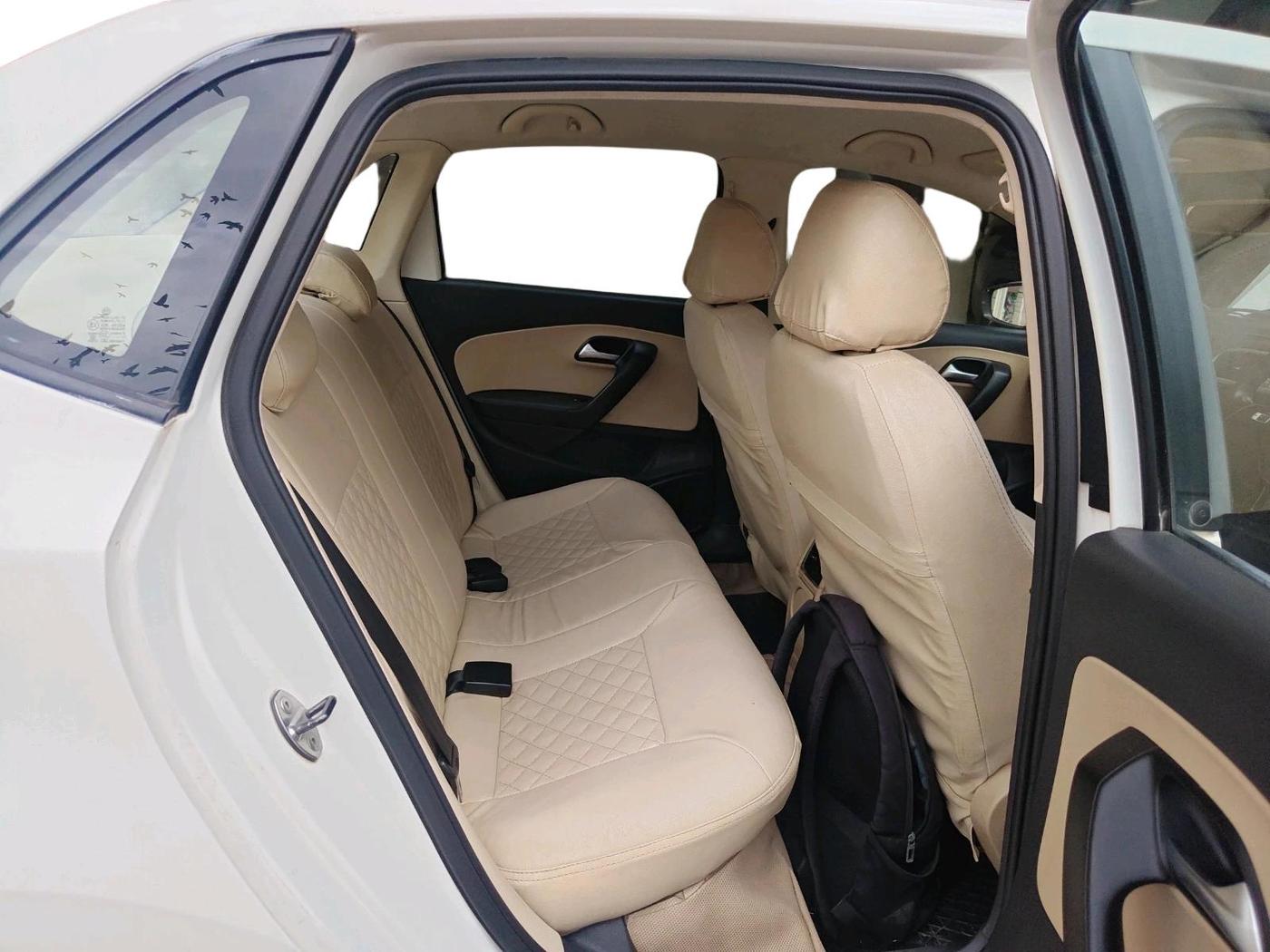 2017 Volkswagen Ameo HIGHLINE PLUS 1.5L AT 16 ALLOY, Diesel, Automatic, 79,116 km, interior