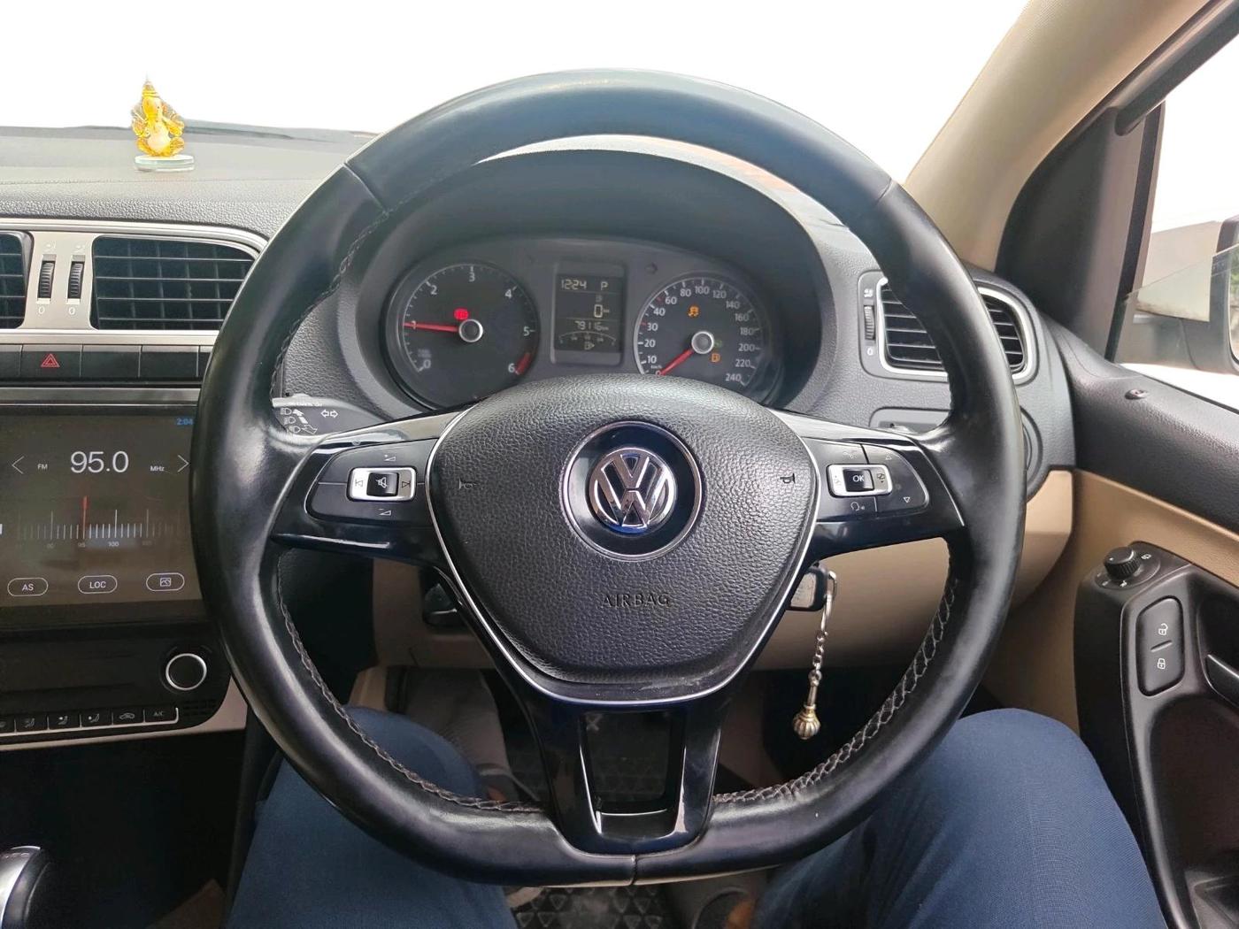 2017 Volkswagen Ameo HIGHLINE PLUS 1.5L AT 16 ALLOY, Diesel, Automatic, 79,116 km, interior
