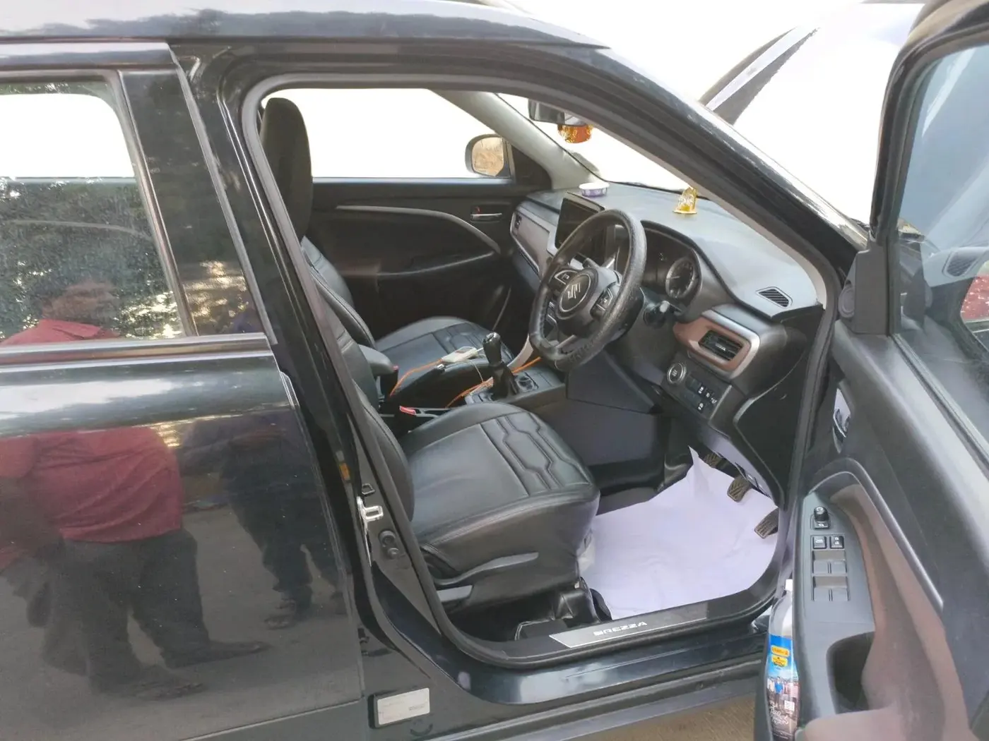 2024 Maruti BREZZA ZXI SMART HYBRID , Petrol, Manual, 30,010 km, interior