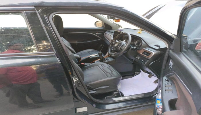 2024 Maruti BREZZA ZXI SMART HYBRID , Petrol, Manual, 30,010 km, interior