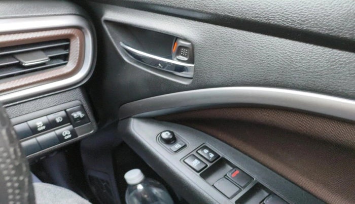 2024 Maruti BREZZA ZXI SMART HYBRID , Petrol, Manual, 30,010 km, interior