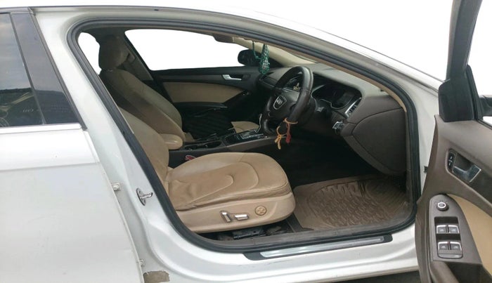 2013 Audi A4 2.0 TDI PREMIUM PLUS, Diesel, Automatic, 1,74,344 km, interior