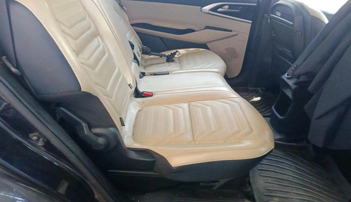 2022 KIA CARENS LUXURY PLUS 1.5 DIESEL 7 STR, Diesel, Manual, 1,16,382 km, interior