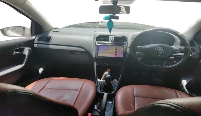 2016 Volkswagen Polo COMFORTLINE 1.2L, Petrol, Manual, 73,055 km, interior