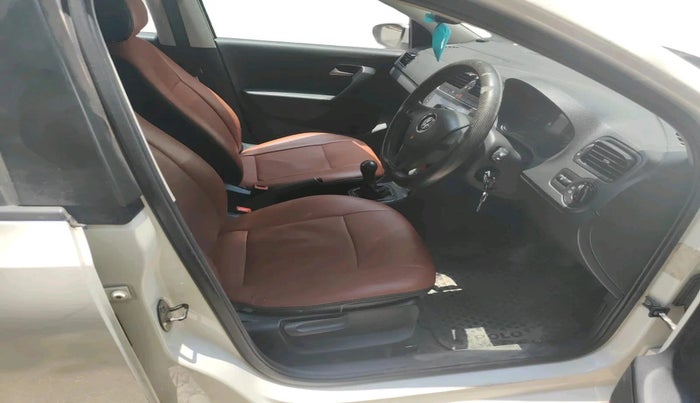 2016 Volkswagen Polo COMFORTLINE 1.2L, Petrol, Manual, 73,055 km, interior