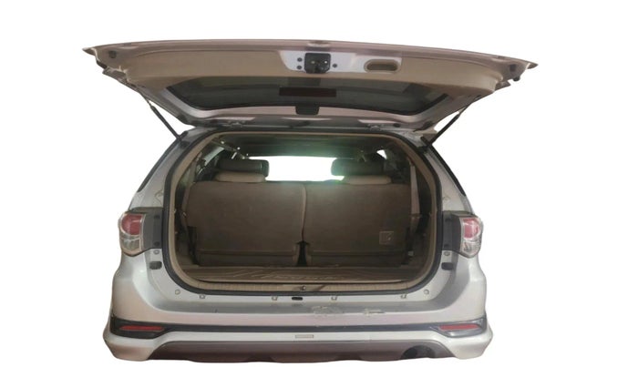 2013 Toyota Fortuner 3.0 4X2 AT, Diesel, Automatic, 1,77,221 km, exterior