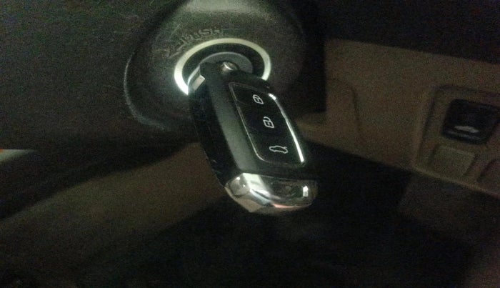 2013 Toyota Fortuner 3.0 4X2 AT, Diesel, Automatic, 1,77,221 km, interior